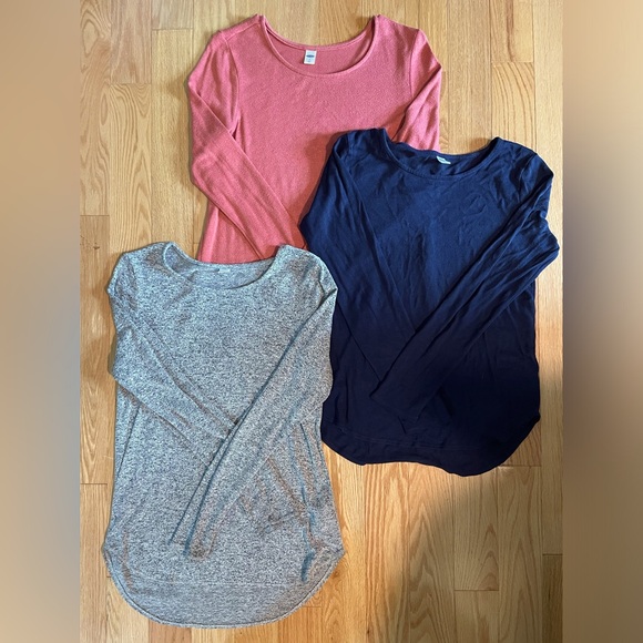 Set of 3 old navy tulip hem lightweight sweaters - Picture 1 of 1